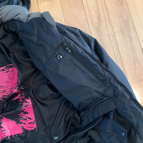 Roxy endurance series, snowboarding, jacket, L in black and pink design NWOT - Picture 8 of 16